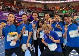 UZI妻子宣布喜讯，家庭再添新成员，网友：一个玩VN一个玩卡莎